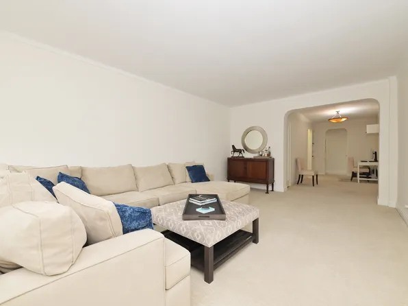 69-10 Yellowstone Boulevard image 1 of 31