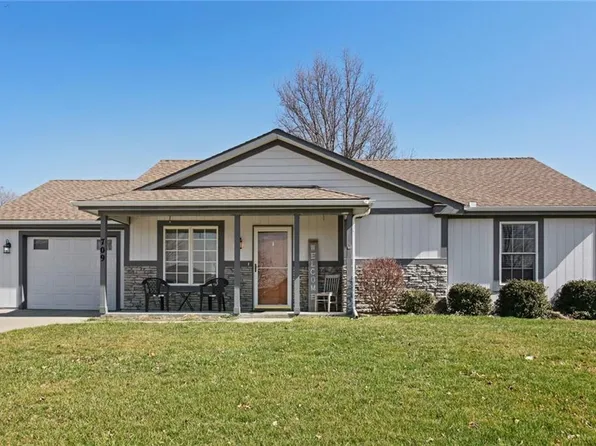 709 Hidden Meadows Ct, Paola, KS 66071