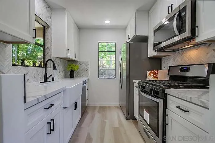 10309 Azuaga St — Photo 1