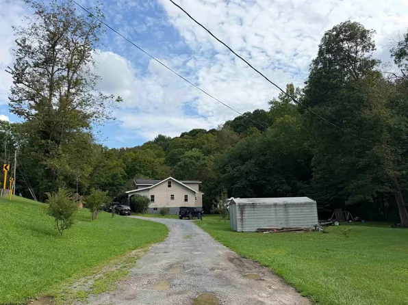 3977 George Washington Hwy, Grafton, WV 26354