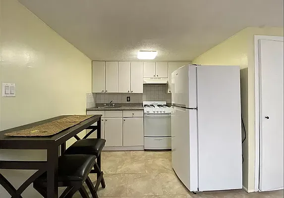 Rented by NY Space Finders Inc. | media 1