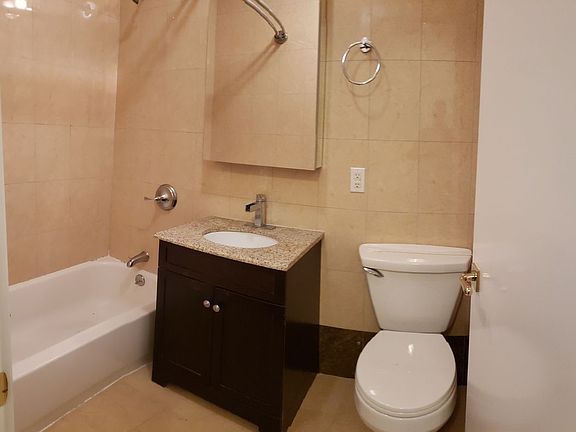 4th image of 2911 12th St APT 1A