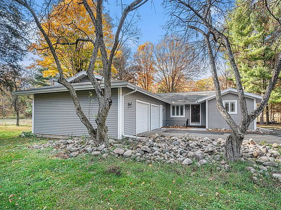 3rd image of 2655 N 37th St