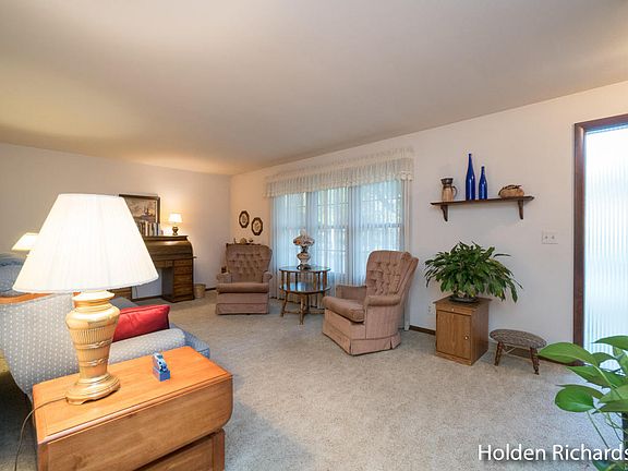5th image of 643 Lawndale Ct