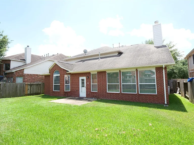 6119 Lakenshire Falls Ln — Photo 34