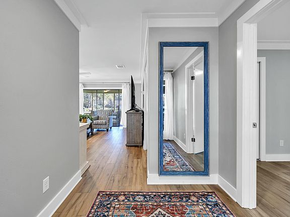 4th image of 208 Eagle Dr