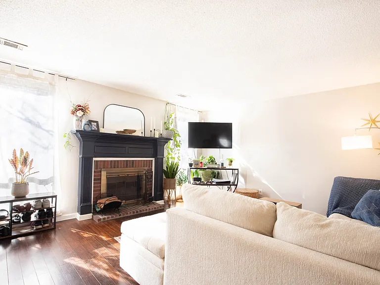 1138 Riverbend Club Dr SE — Photo 4