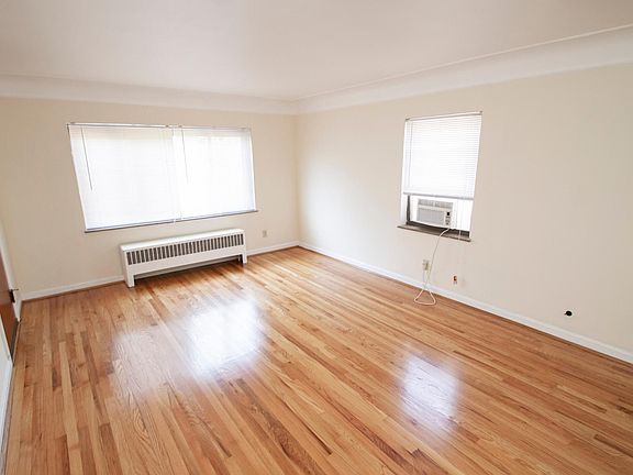 4th image of 3610 Michigan Ave APT 2
