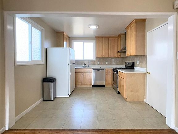 3rd image of 76 Fairlawn Ave
