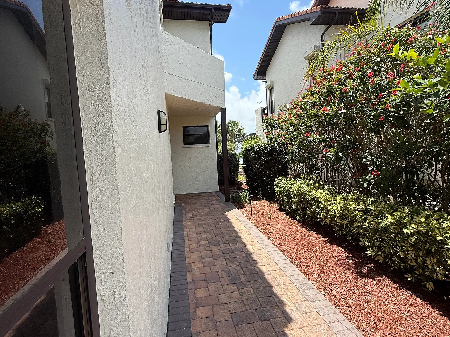 2 bed, 2.5 bath, 1869 sqft, $3,500 — Photo 3
