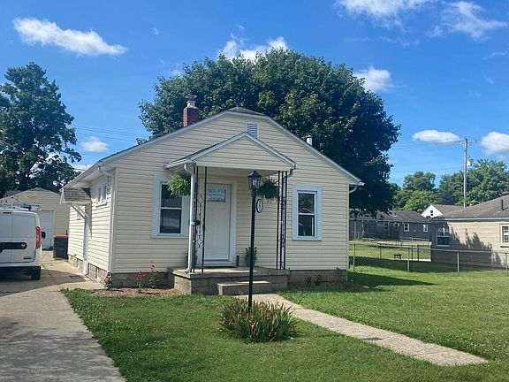 3rd image of 981 Fairlawn Ave