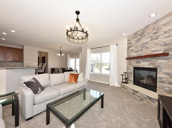 1293 Victoria LANE, Oconomowoc, WI 53066