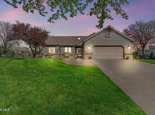 1795 Arrow Ln, Perrysburg, OH 43551