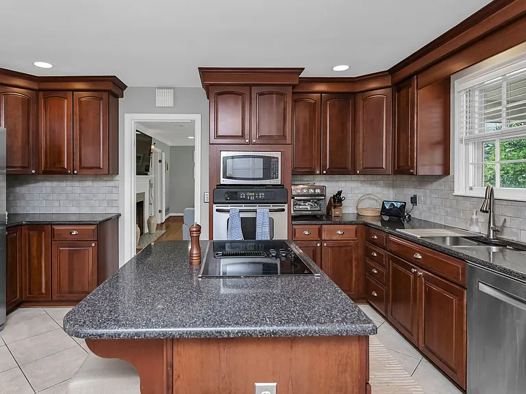 1 Leconte Ct — Photo 10