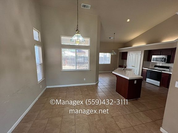 4th image of 2360 E La Quinta Dr