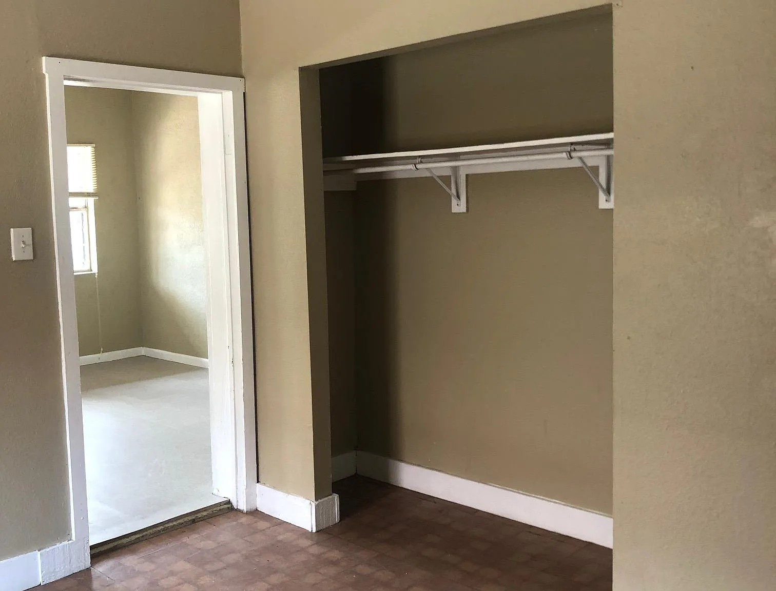 2 bed, 900 sqft, $675 — Photo 3