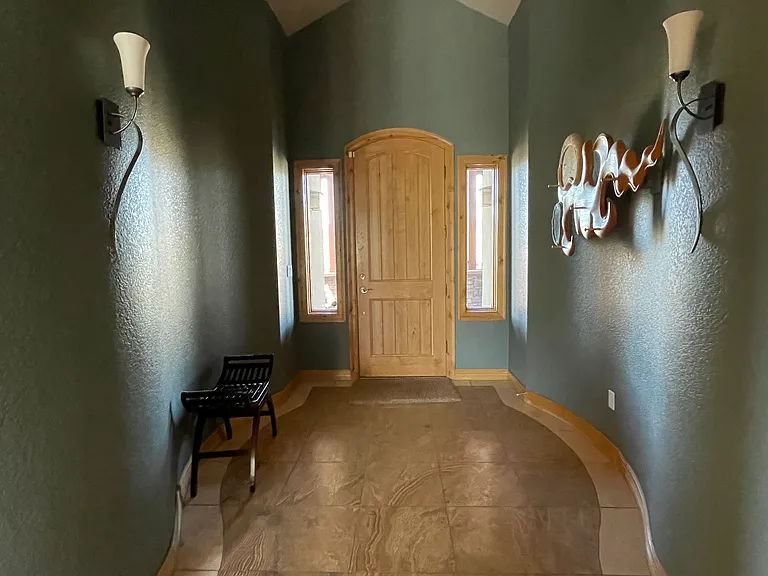 Gorgeous entryway.