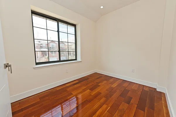 Rented by Compass | media 7