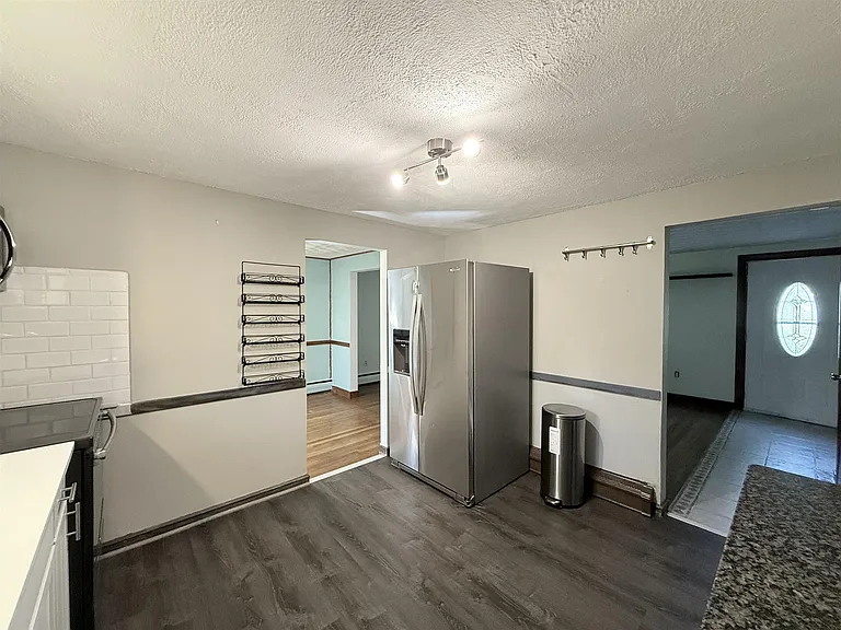 21 Jerome St — Photo 11