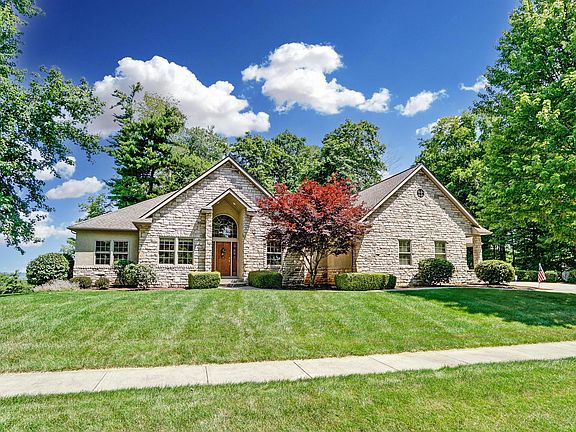 2nd image of 394 Laurel Oaks Ln