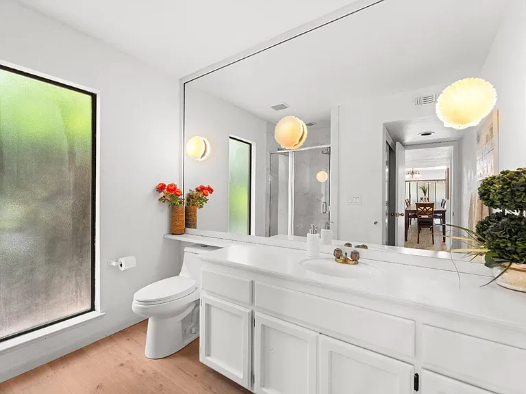 2042 University Park Dr — Photo 10