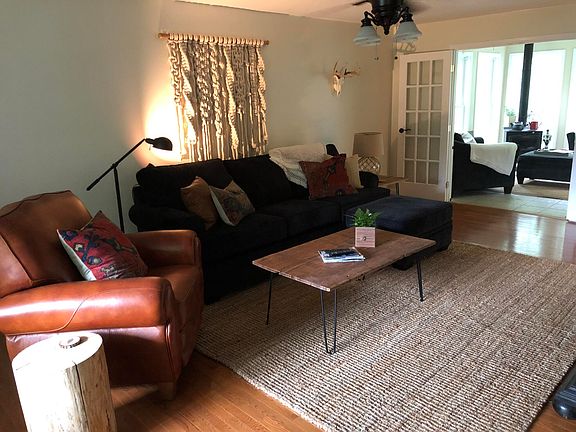 4th image of 368 Oakwood Dr