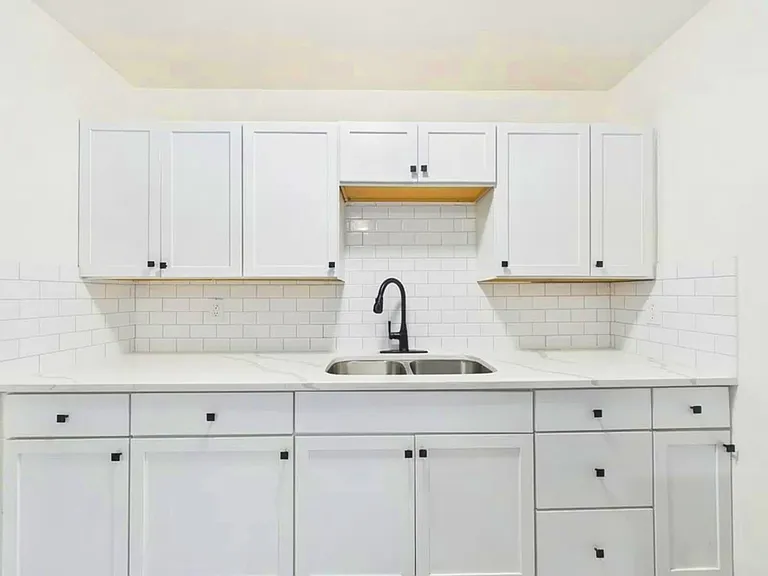 11014 Booth Ave — Photo 3