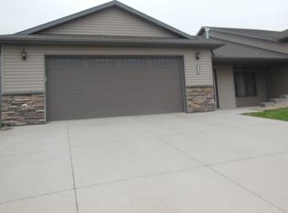 1037 N 33rd St, City of bismarck, ND 58501