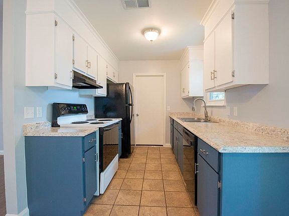 5th image of 147 Dogwood Cir