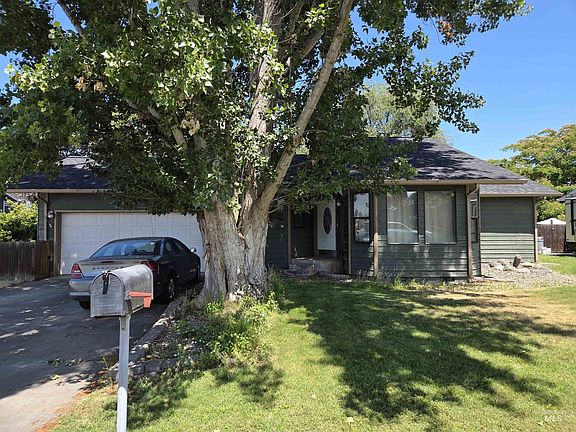 2nd image of 1829 Birch Ave