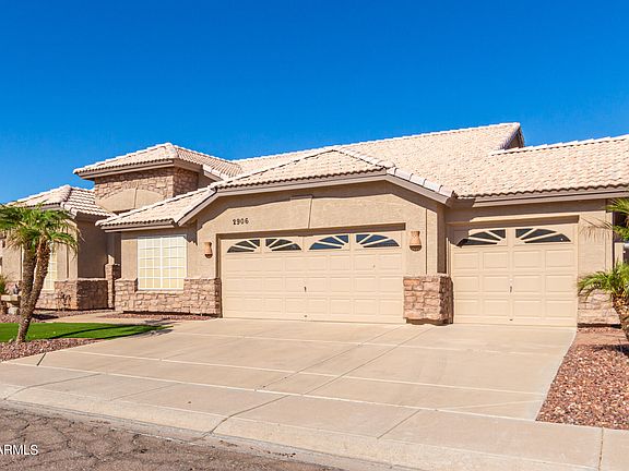 3rd image of 2906 E BIGHORN Avenue