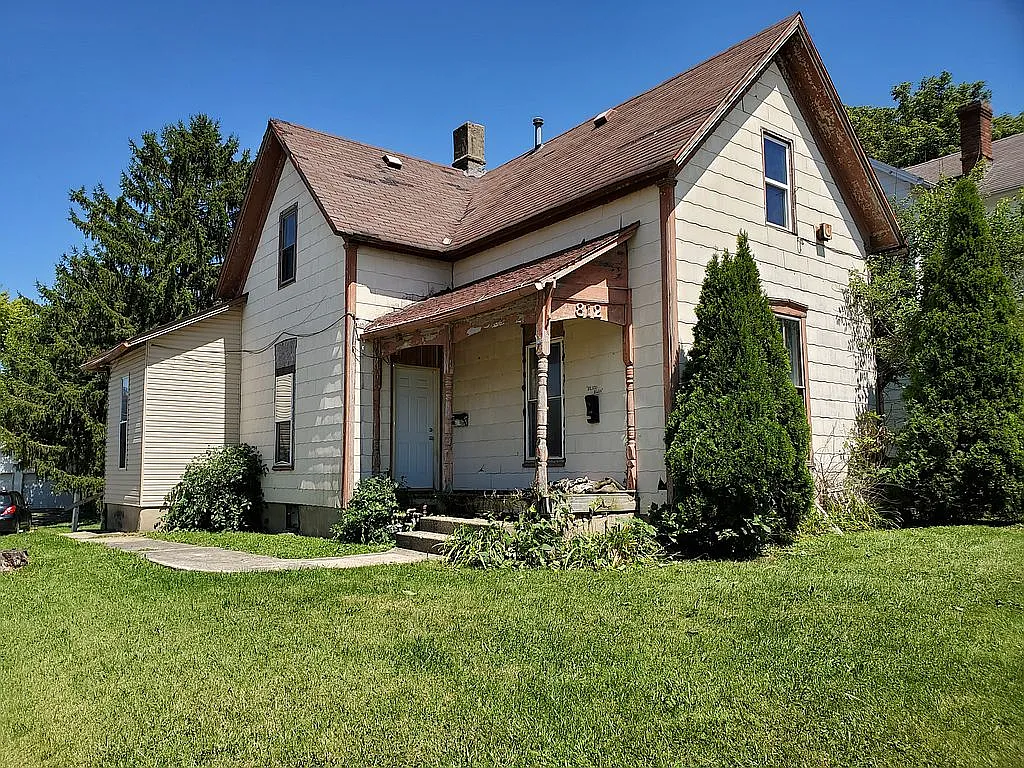 812 Broad St photo 1