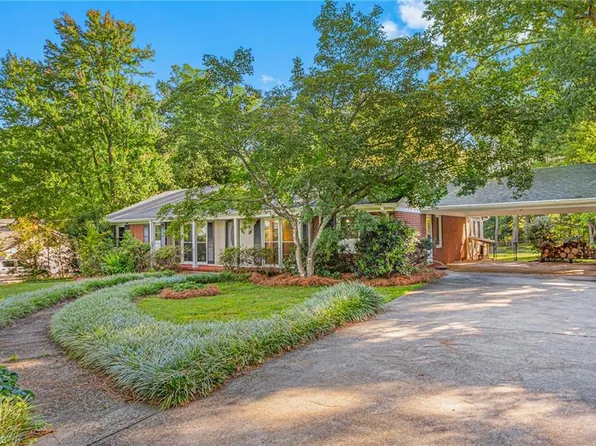 1222 Jefferson Rd, Greensboro, NC 27410