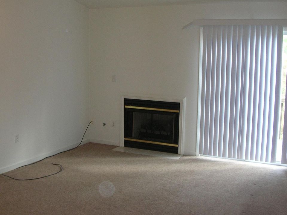 2nd image of 6841 Scarlet Oak Dr