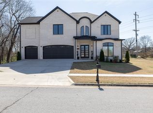 4281 W American Dr, Fayetteville, AR 72704