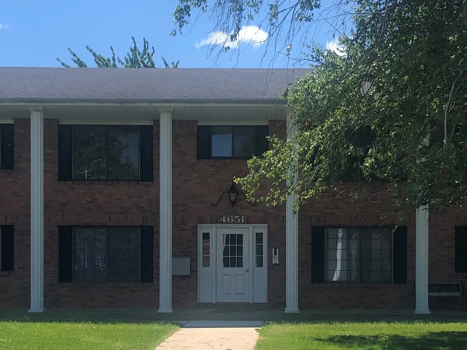 2 bed, 900 sqft, $875 — Photo 1