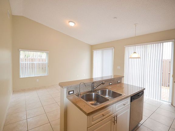 5th image of 11333 NW 50th Ter