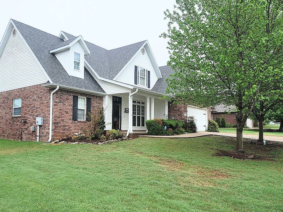 1st image of 3704 SW Greyhawk Dr