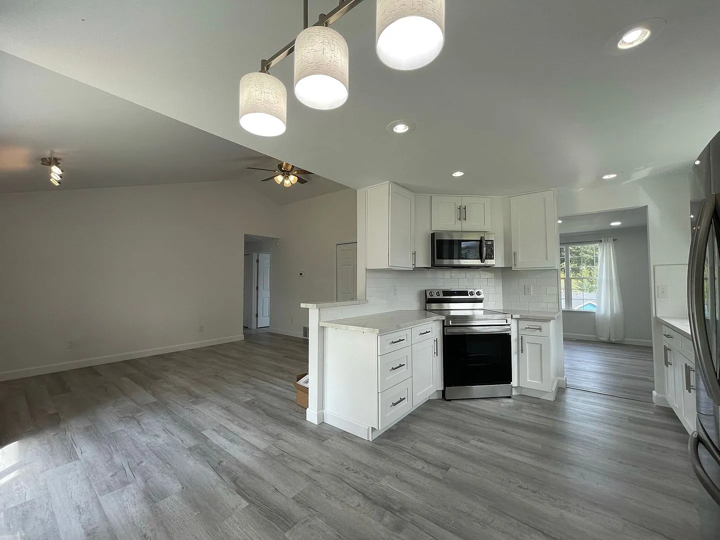 Renovated Home in Peaceful Edgewood Suburb! — Photo 3