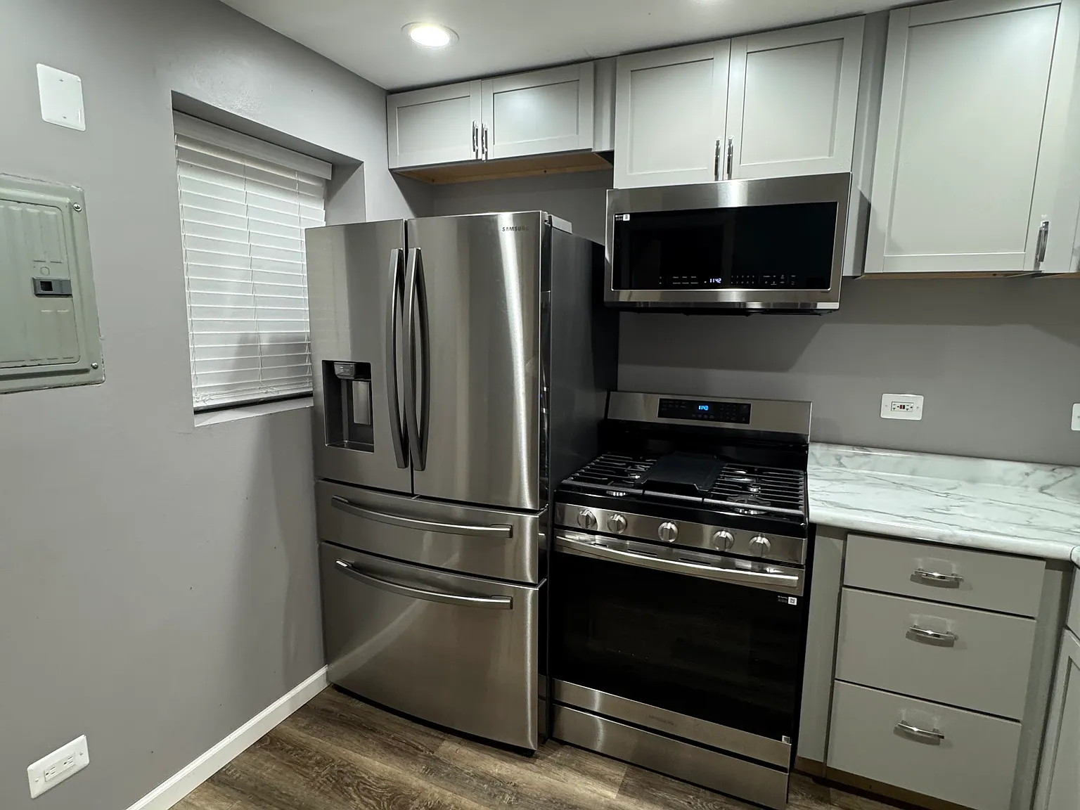 2 bed, 800 sqft, $2,050 — Photo 3