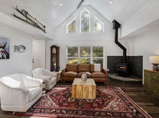 16602 Acorn Rdg, Beulah, MI 49617