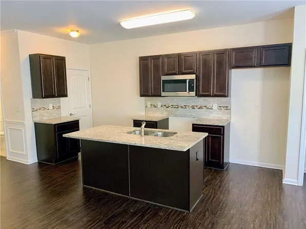 7765 Haynes Park Cir, Lithonia, GA 30038