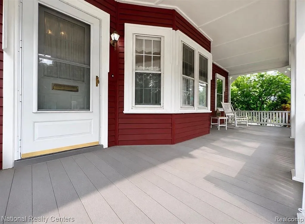 4 bed, 2.5 bath, 2606 sqft, $3,675 — Photo 3