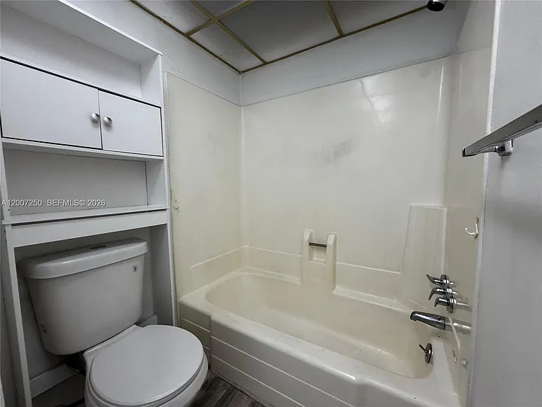 2800 NW 56th Ave #D401 — Photo 10