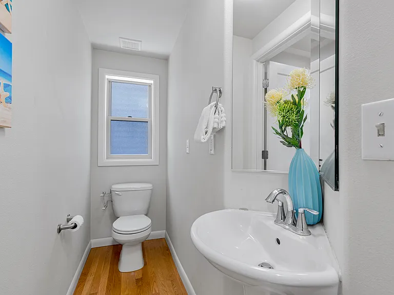 1514 Taylor Ave N #B — Photo 9