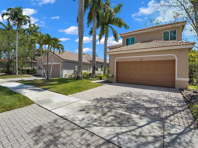 1070 Bluewood Ter — Photo 64