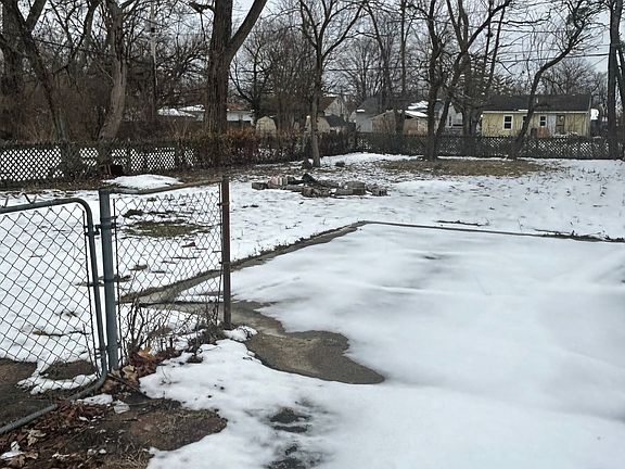 2nd image of 3357 N Drexel Ave