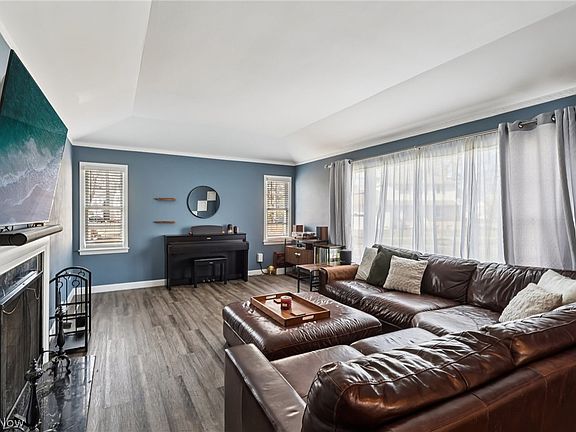 2nd image of 4284 Silsby Rd