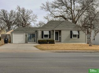 2725 S 42nd St, Omaha, NE 68105