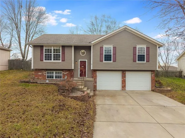 527 Lauren St, Liberty, MO 64068